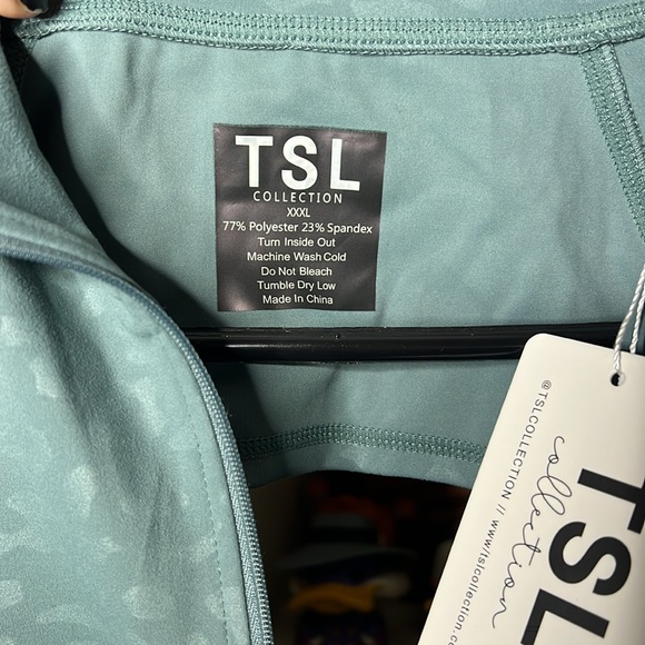 NWT TSL Collection Workout crop jacket - Picture 3 of 4